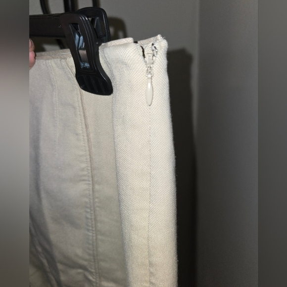 White House Black Market Elegant Cream Skirt Sz8 - Picture 4 of 7